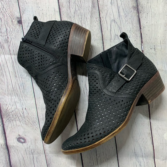 Lucky Brand | Ankle Booties perforated Size 9 - Picture 3 of 7